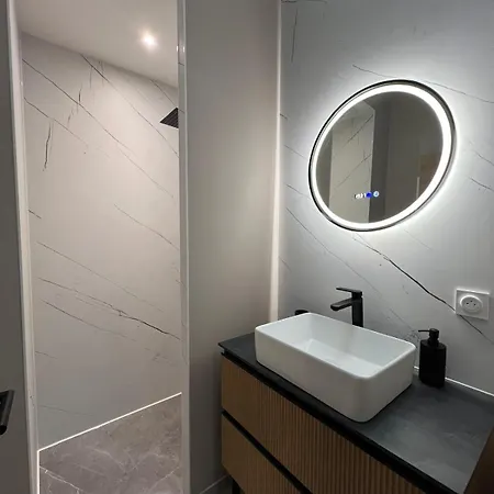 Le Saint-jean Apartment *